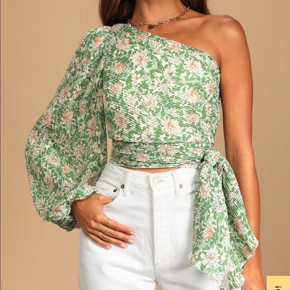 Lulus one sleeve floral top size small